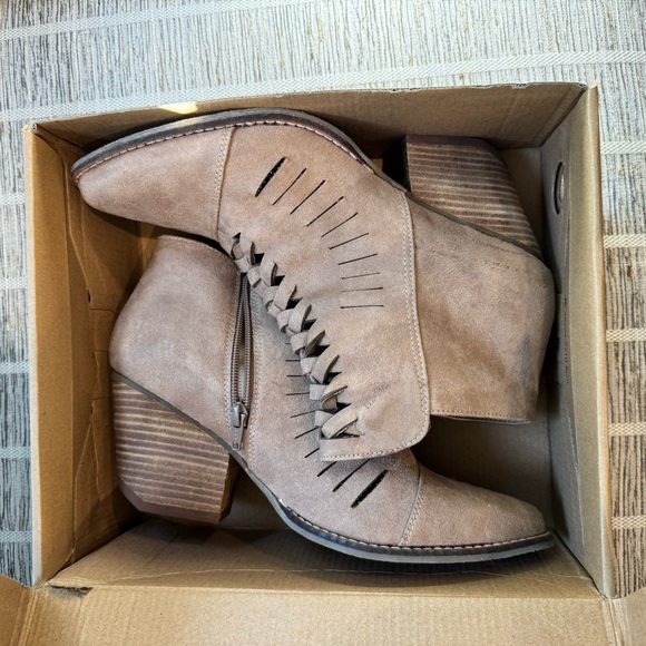 Coconuts by Matisse Ally Woven Bootie - Size 10 - NIB - Picture 10 of 10